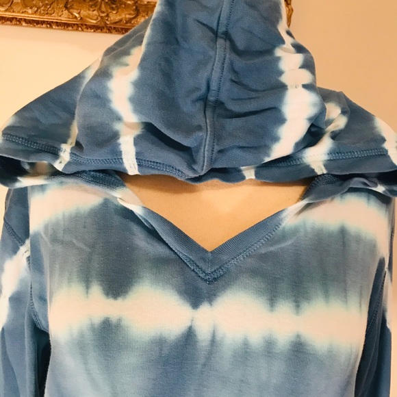 SOLD - Tye Dye! Light Blue & White Tye Dye Hoodie - Picture 3 of 8